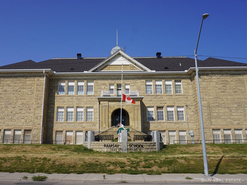 Downtown East Village-Calgary-Ramsay School