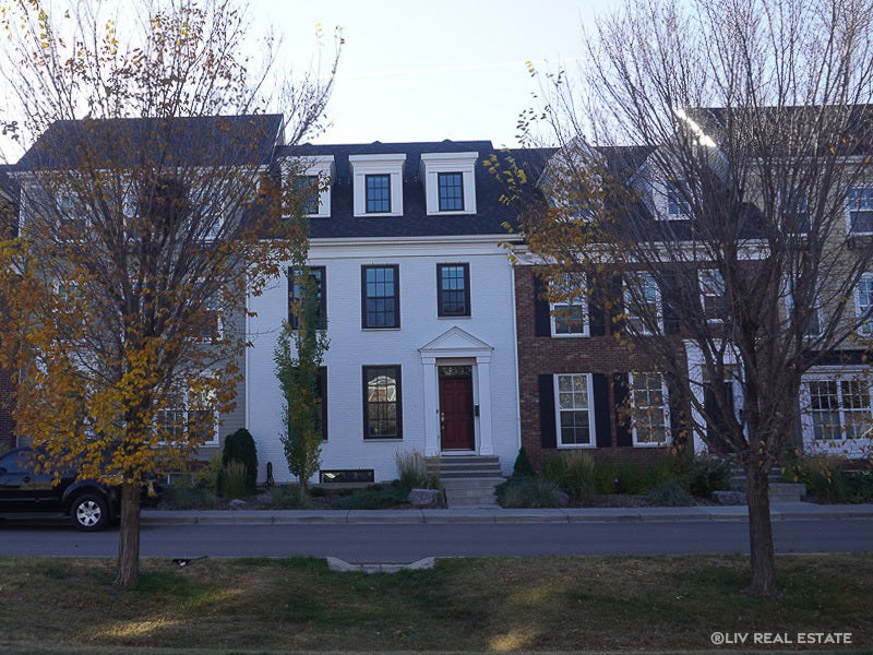 Garrison Green-Calgary-Rowed Town Homes