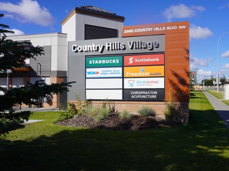 Hamptons-Calgary-Country Hills Village