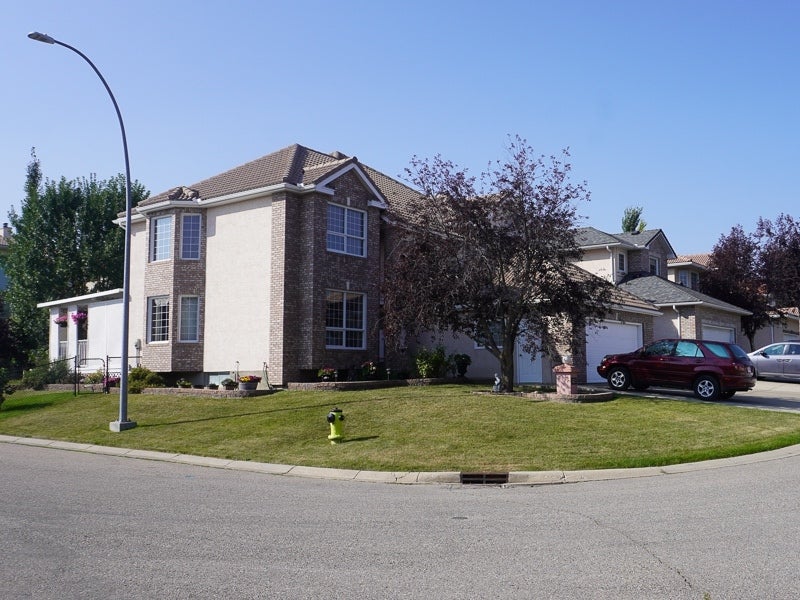 Hamptons-Calgary-Modern Home